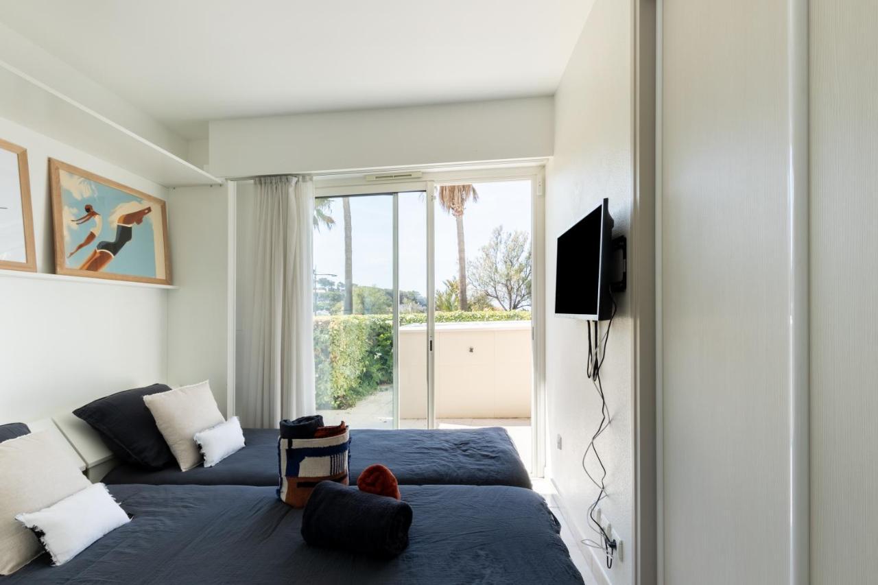 Le Palm Beach Sanary-sur-Mer Bagian luar foto